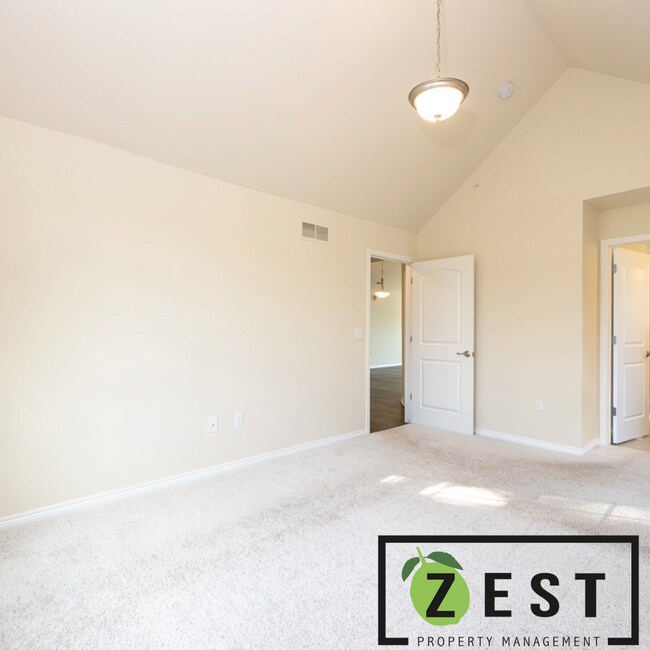 Building Photo - Amazing 3Bedroom 2 Baths OPEN HOUSE- 11/29 12PM-12:30PM