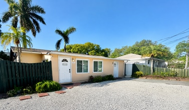 Building Photo - 10548 Lake Dr