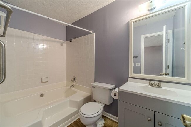 Building Photo - 3101 Brooks Dr