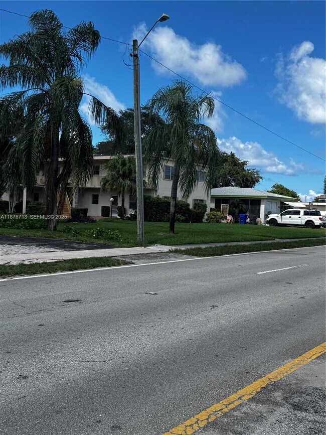 Building Photo - 2515 Polk St