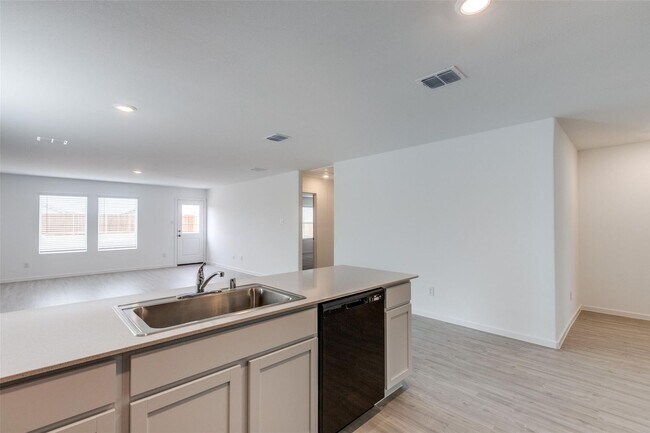 Building Photo - Brand-new home in McKinney’s Preserve at Honey Creek with spacious backyard, stylish interiors, c...