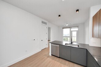 Building Photo - 2810 Riverby Rd