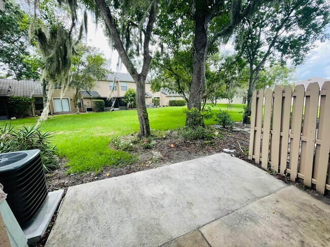 Building Photo - 606 Casa Park L Ct