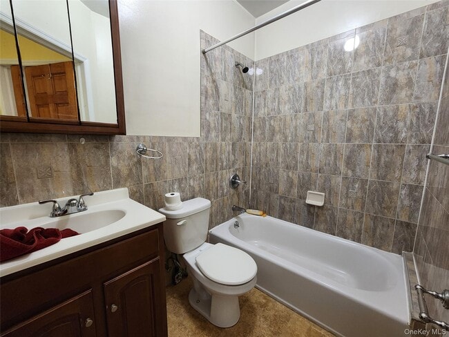 Building Photo - 21 Stanhope St