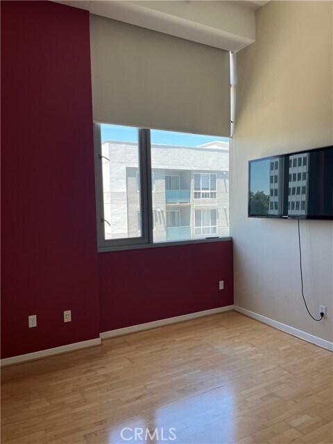 Building Photo - 175 S Lake Ave