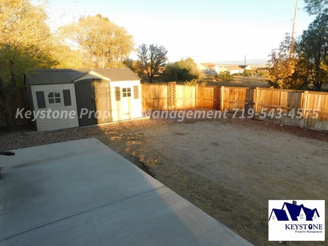 Building Photo - Pueblo West Rancher with Beautiful Views! ...