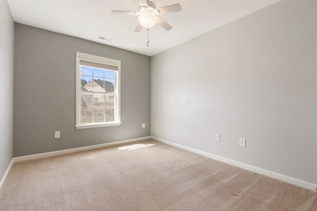 Building Photo - Available Now! Gorgeous, Well Upgraded 3 Bed / 2.5 Bath w/ First Floor Primary!