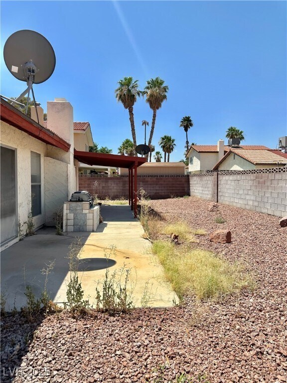 Building Photo - 3833 El Camino Rd