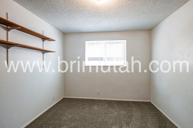 Building Photo - 656 E 5640 S