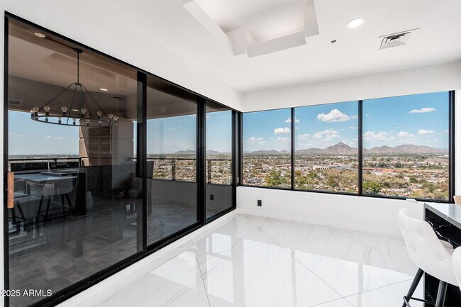 Building Photo - 1040 E Osborn Rd