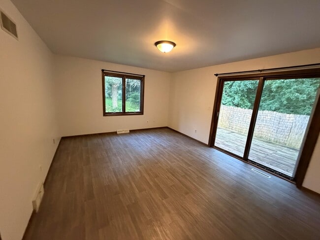 Building Photo - 2568 Pebble Valley Rd