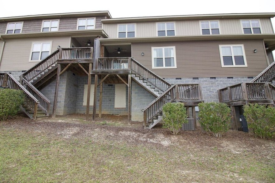 Building Photo - 45 Cypress Cir