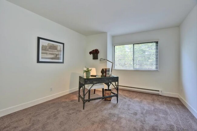 Building Photo - 938 Clark Ave