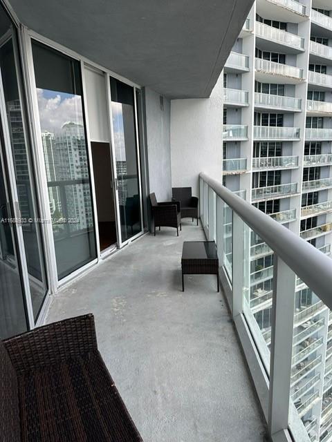 Building Photo - 465 Brickell Ave