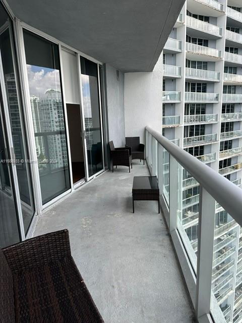 Primary Photo - 465 Brickell Ave