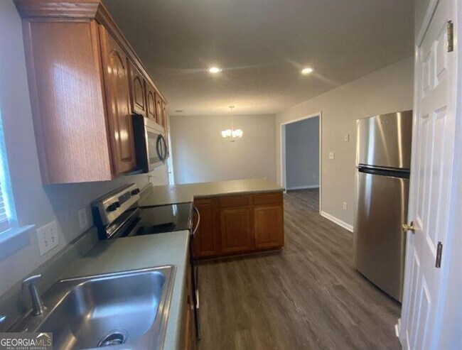 Building Photo - 230 Stirling Bridge Dr