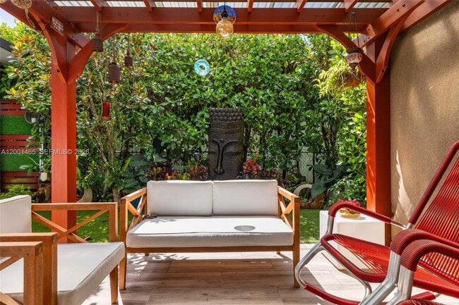 Building Photo - 2121 Red Rd