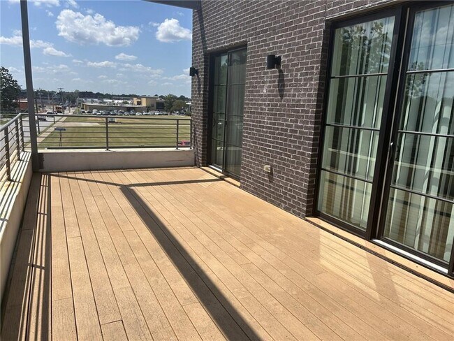 Building Photo - 726 E Emma Ave