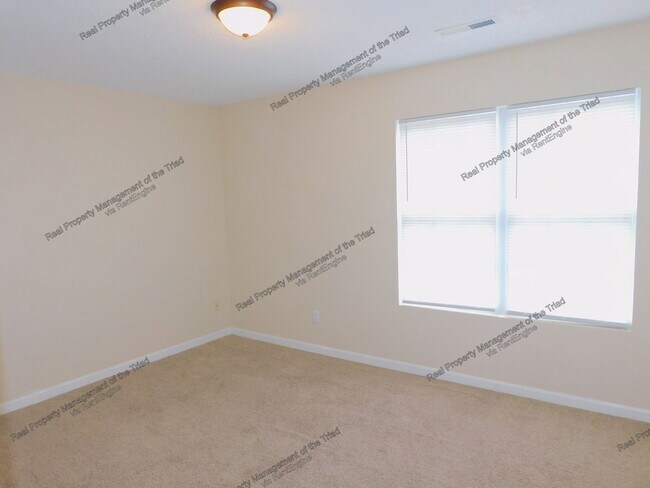 Building Photo - 3096 Canterbury Park Dr