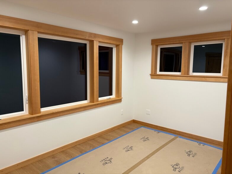 Guest BR - 475 Hillcrest Pl