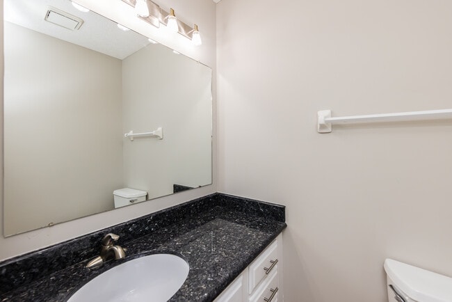 Building Photo - 6085 Tara Hill Dr