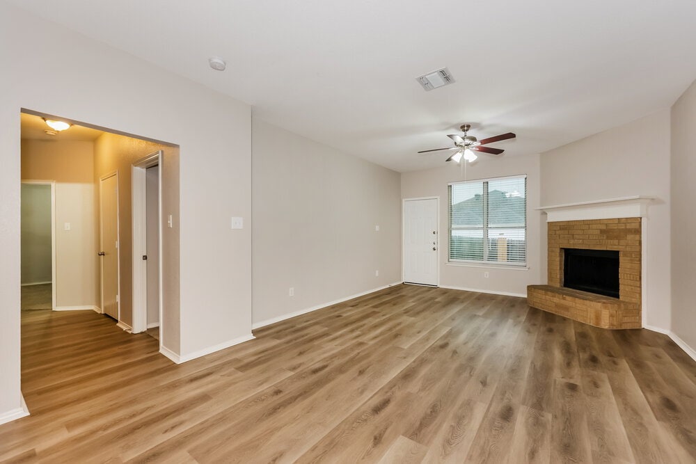 Building Photo - 9920 Legacy Dr