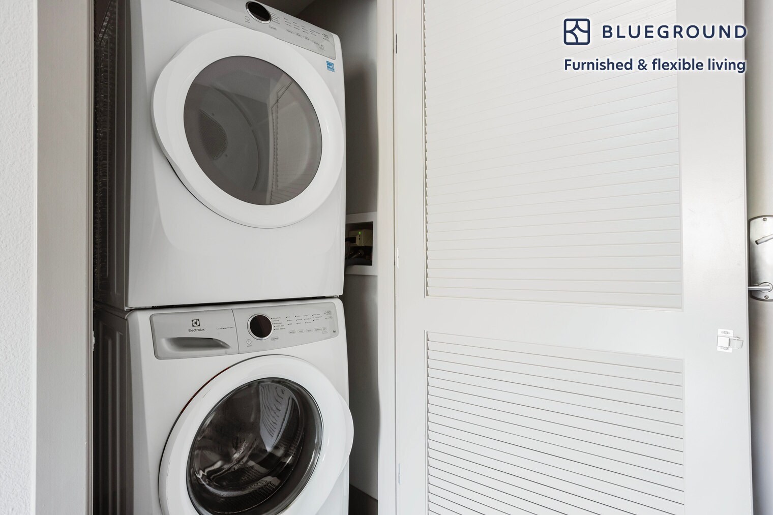 Building Photo - 5100 Wilshire Blvd