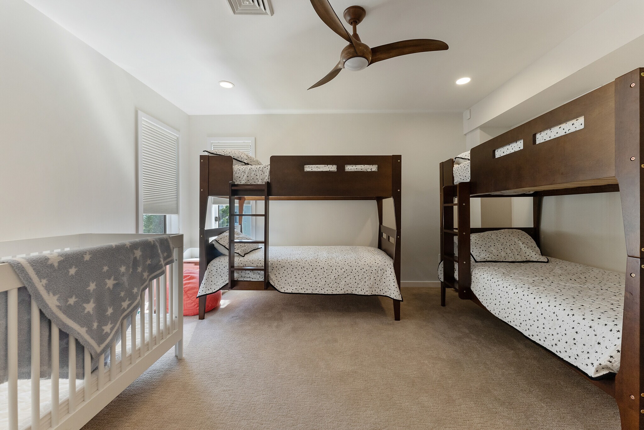 Building Photo - 7600 Bayshore Dr