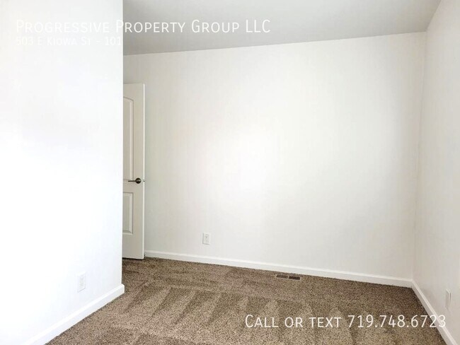 Building Photo - 503 E Kiowa St