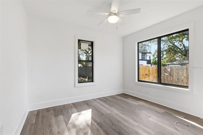 Building Photo - 1326 13th Ave S