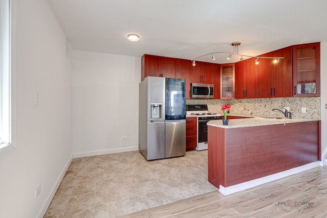 Building Photo - 808 Inverrary Ln