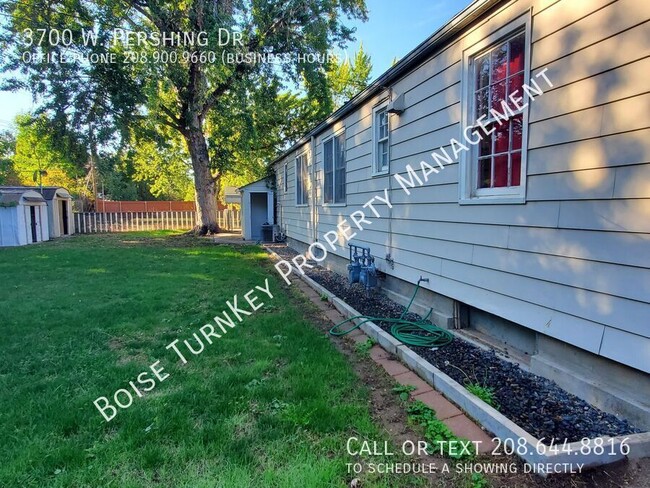 Building Photo - 3700 Pershing Dr