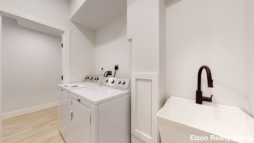 Building Photo - 64 Lane Park