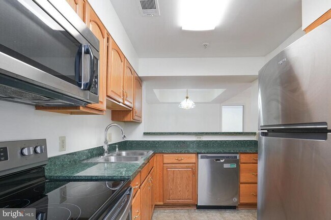Building Photo - 5800 Inman Park Cir