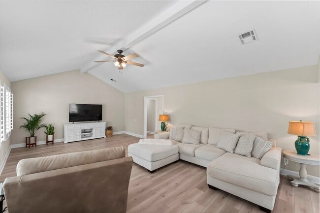 Building Photo - 28814 Holly Hill Dr