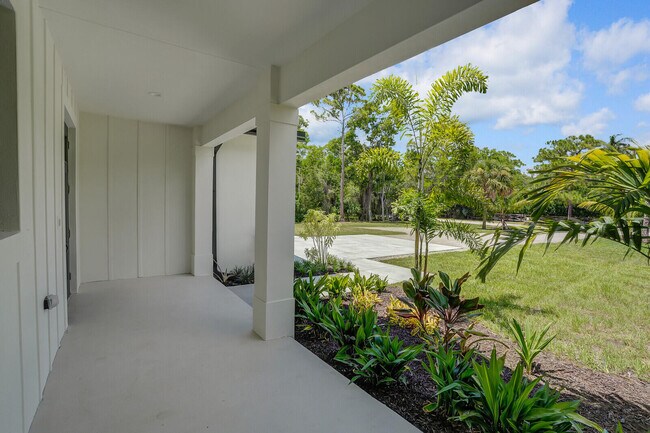 Building Photo - 9420 165th Pl N