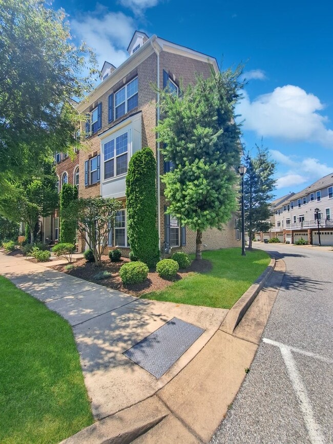 Building Photo - 1701 Walcott Ln