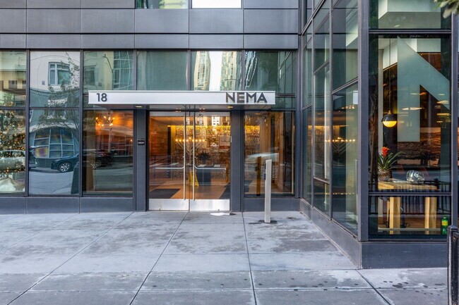 Building Photo - 18 10th St