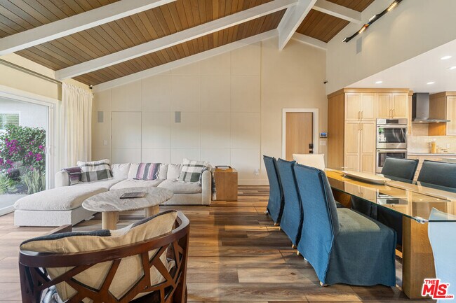 Building Photo - 4731 Deseret Dr