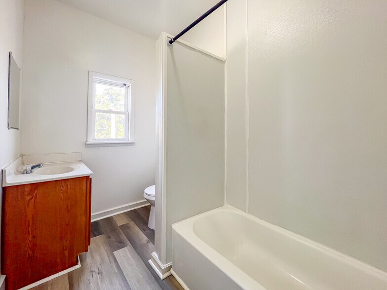 Building Photo - 608 Halifax St