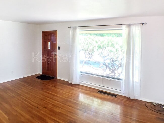 Building Photo - 1285 S Holly St