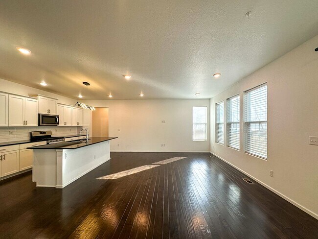 Building Photo - Senderos Creek 3bd paired home