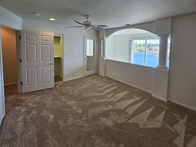Building Photo - 306 Crystal Springs Ln N