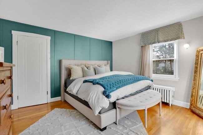 Building Photo - 350 Converse St