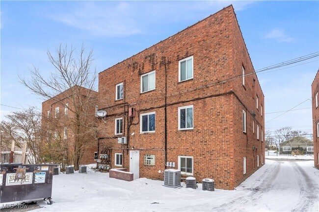 Building Photo - 5208 Lee Rd