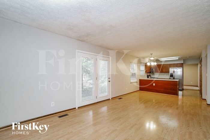 Building Photo - 819 Lindenhaven Ct