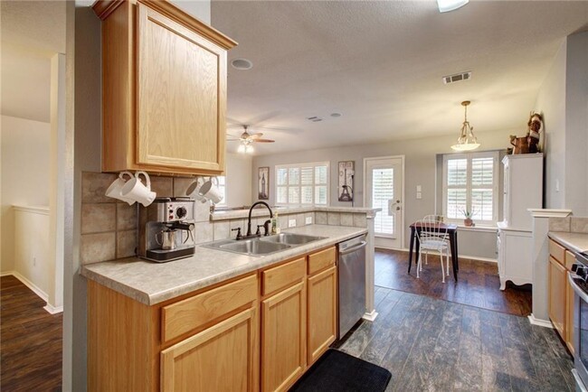 Building Photo - 3303 Cave Dome Path