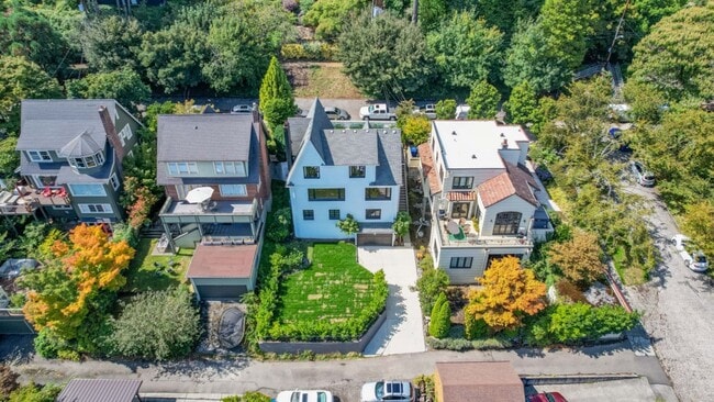 Building Photo - 4Bd/1.75Ba Seattle House