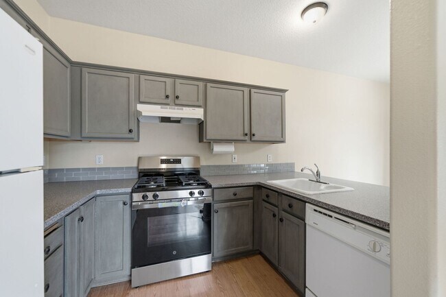 Building Photo - 1499 NE Birkshire Ct