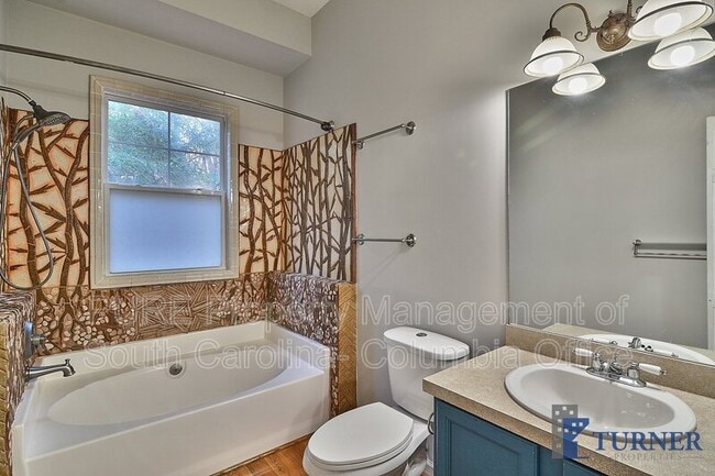 Building Photo - 801 Laurel Hill Ln